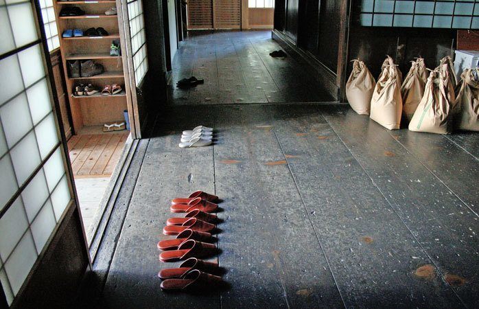 Retirer ses chaussures, une coutume fortement ancrée au Japon - MeliMarie